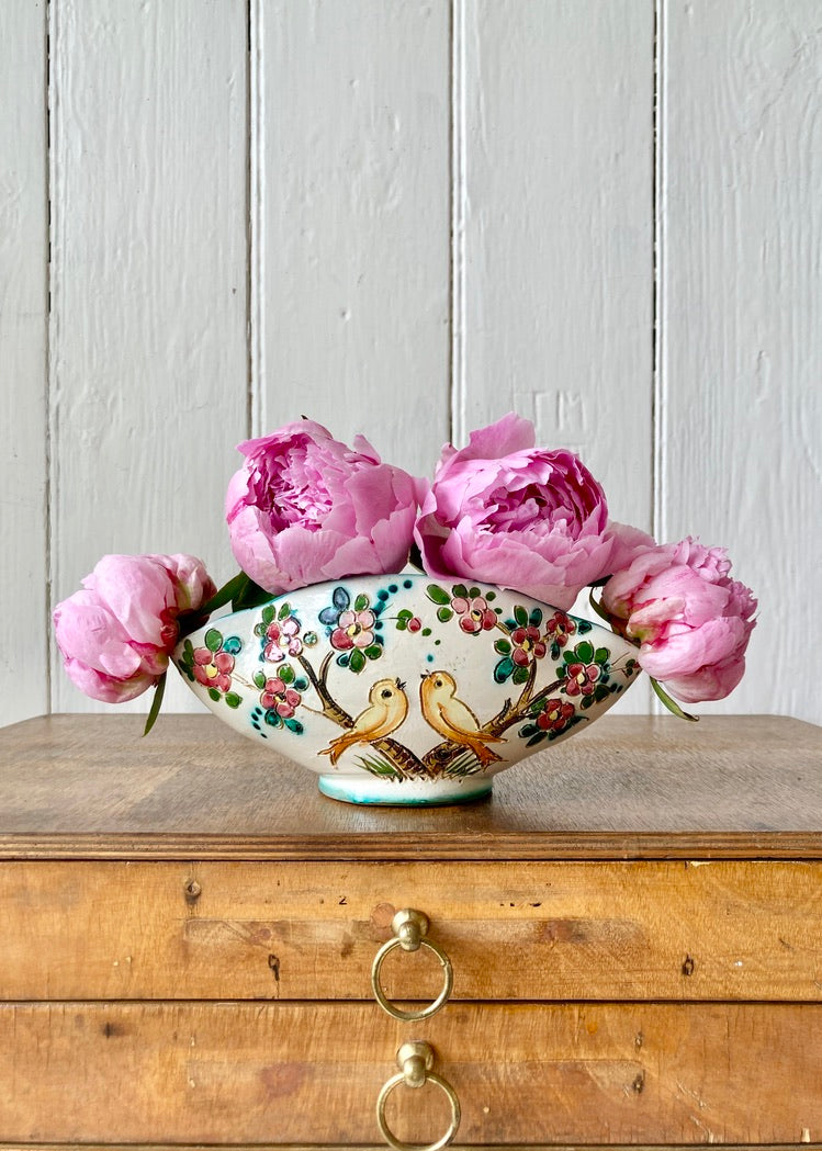 Italian mantle vase featuring a pair of songbirds