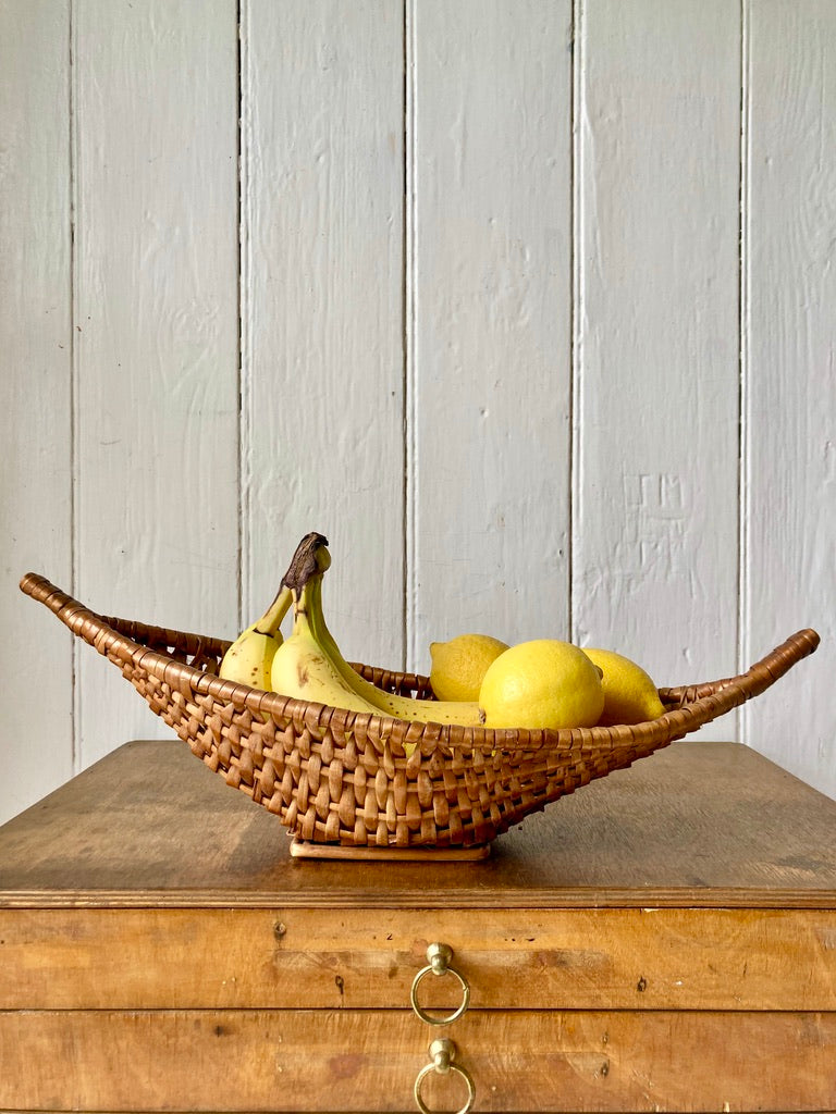 Stylish wicker bread or fruit basket