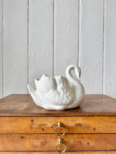 Load image into Gallery viewer, White swan vase
