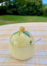 Load image into Gallery viewer, A lemon pot with lid and original ceramic spoon
