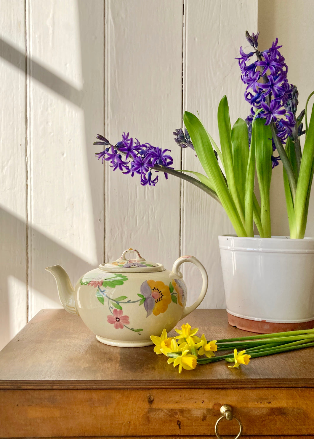 Pretty floral teapot by Ridgways, Bedford Ware