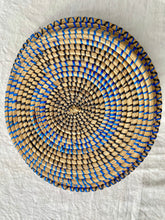 Load image into Gallery viewer, Large round handmade sea grass and twine tray with twin handles
